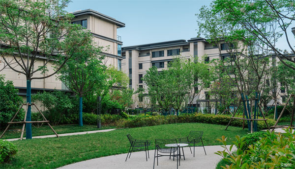 000000.jpg 000000.jpg