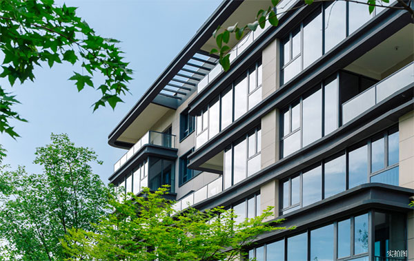 000000.jpg 000000.jpg