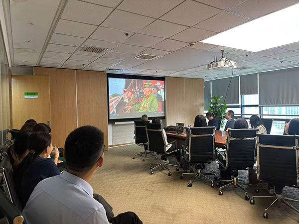 000000.jpg 000000.jpg