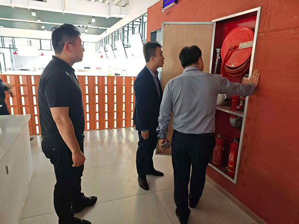 000000.jpg 000000.jpg