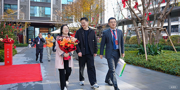 000000.jpg 000000.jpg